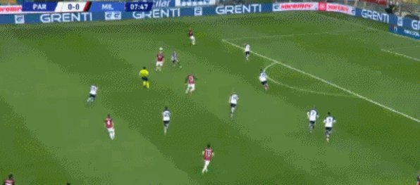 完美体育下载-【意甲】伊布染红雷比奇凯西破门 AC米兰3比1帕尔马